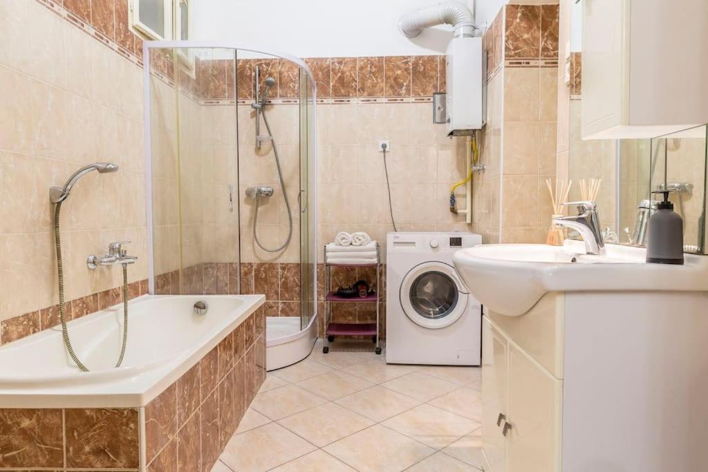 B333 Apartment - In The Heart Of The City Budapeszt Zewnętrze zdjęcie